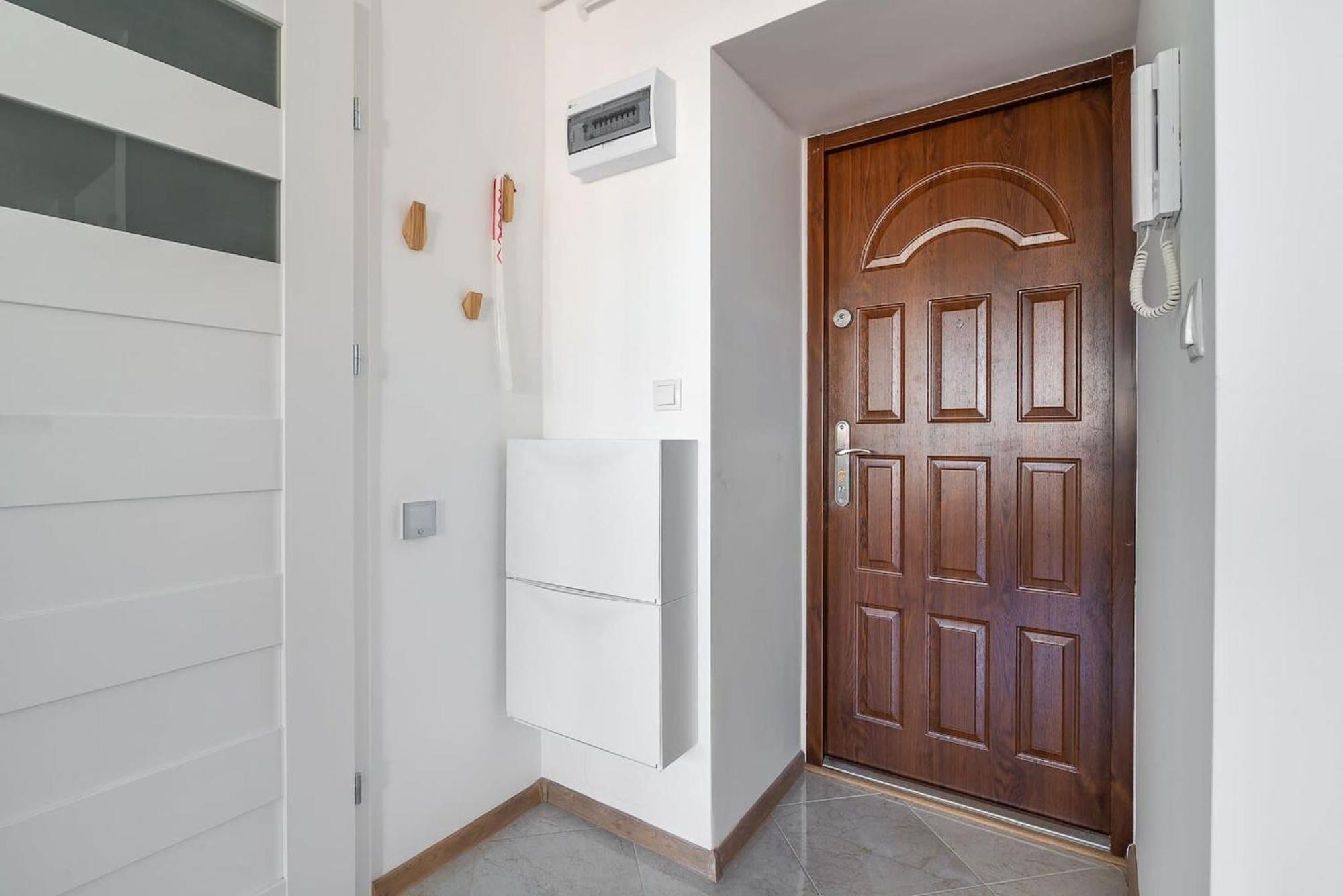 Navy Aesthetic Apartment With Balcony By Noclegi Renters وارسو المظهر الخارجي الصورة