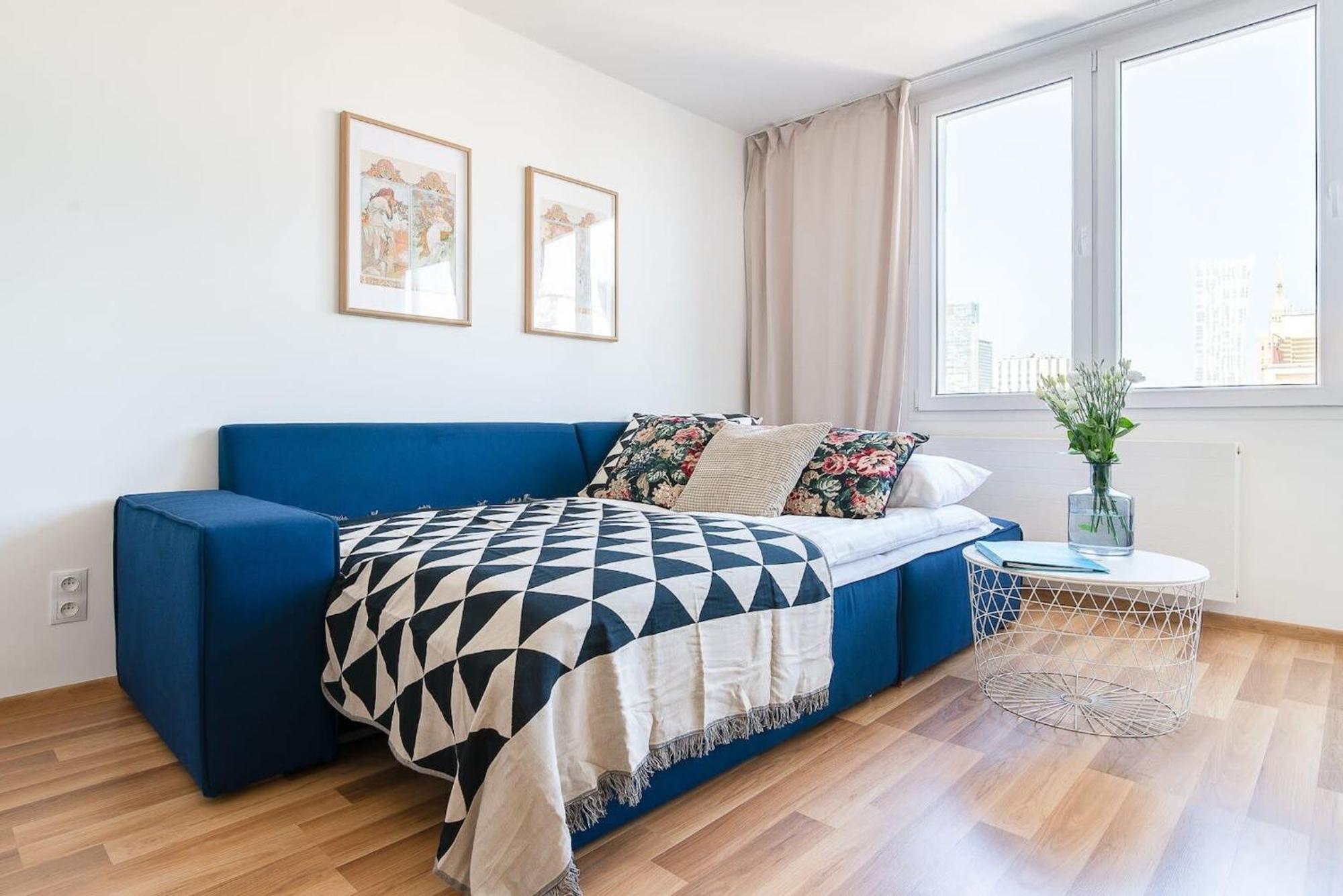Navy Aesthetic Apartment With Balcony By Noclegi Renters وارسو المظهر الخارجي الصورة